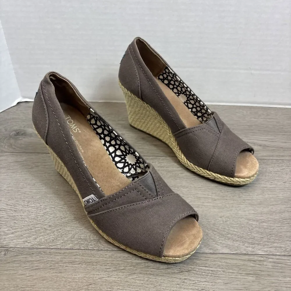 Tom’s Woman’s Size 7 Wedge Peep Toe Beige Slip On Classic Dress Up Casual - Picture 8 of 11